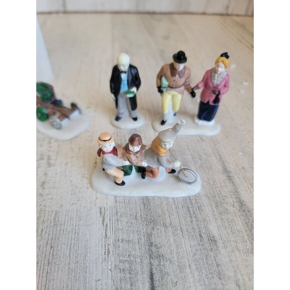 Dept 56 59293 Nicholas Nickelby heritage village accessory xmas - Picture 2 of 7